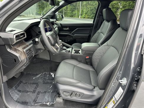 Certified 2025 Toyota Tacoma Limited AWD/4WD image 16