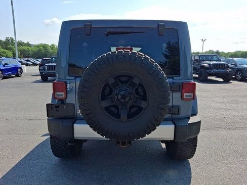 Used 2014 Jeep Wrangler Unlimited Sahara w/ Dual Top Group AWD/4WD image 7