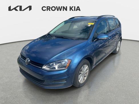 Used 2017 Volkswagen Golf S FWD image 2
