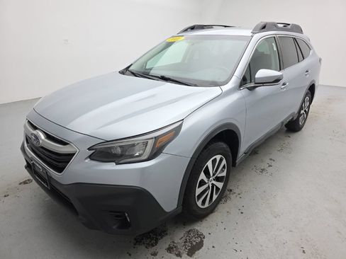 Used 2022 Subaru Outback Premium AWD/4WD image 4