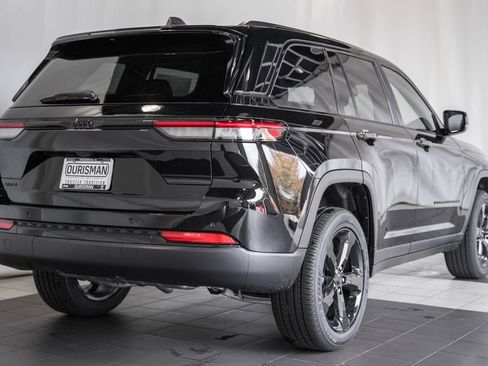 New 2025 Jeep Grand Cherokee Altitude w/ Trailer Tow Package image 4