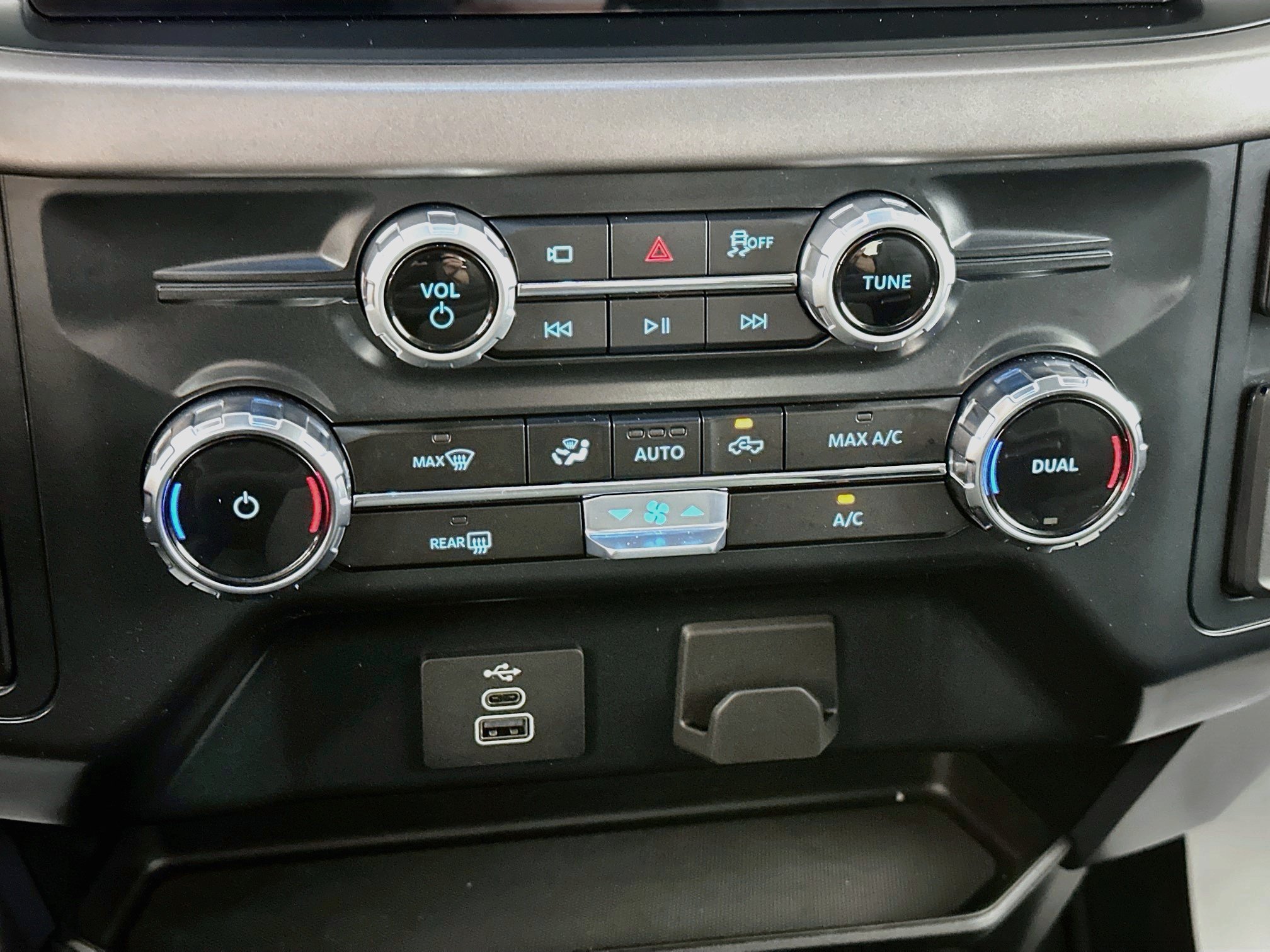 Used 2025 Ford F150 XLT w/ Equipment Group 301A Standard AWD/4WD image 15