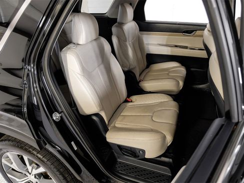 Used 2021 Hyundai Palisade SEL w/ Premium Package image 32