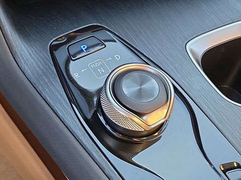 Used 2023 Lexus RZ 450e Premium image 15