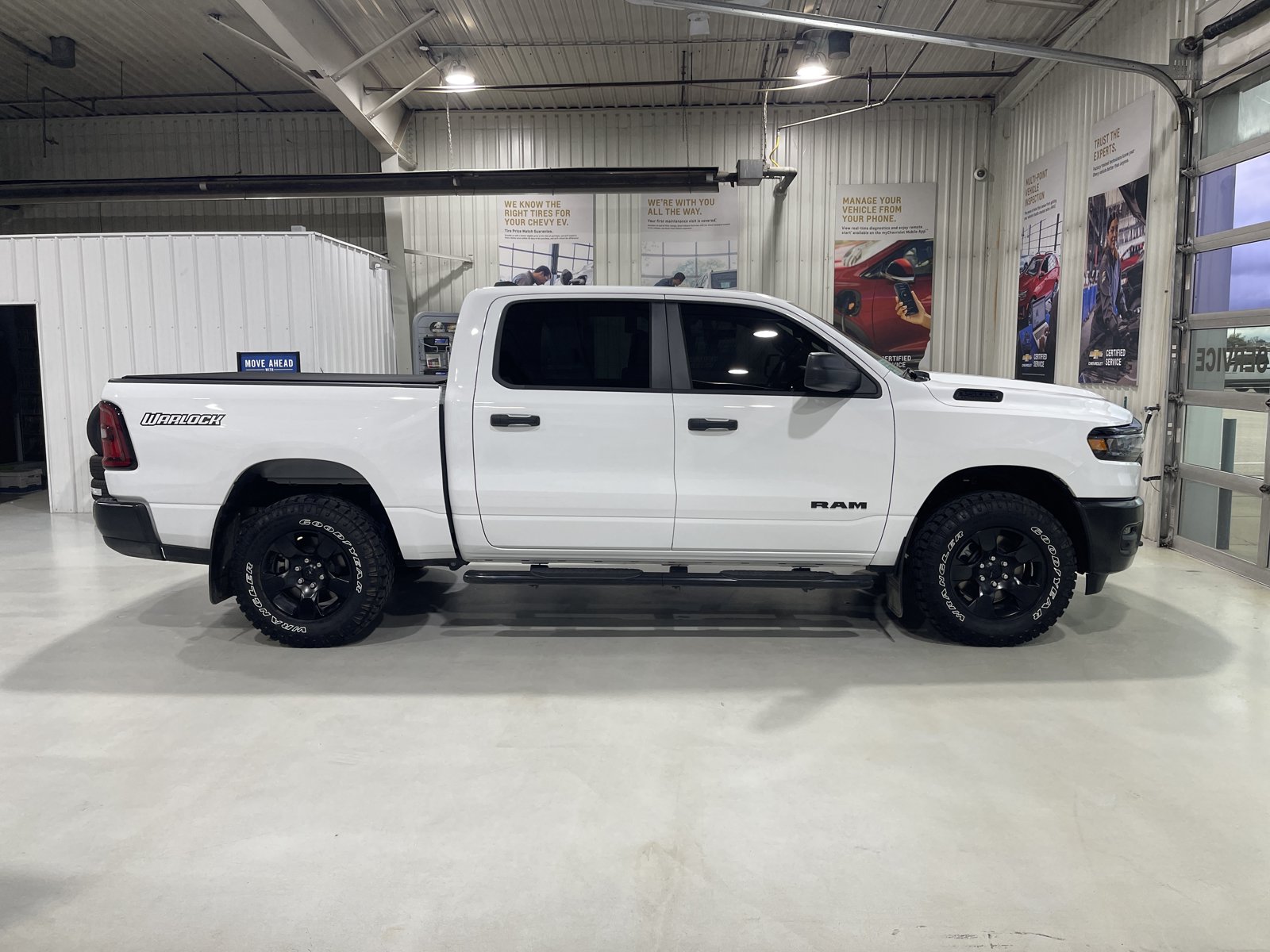 Used 2026 RAM 1500 Warlock AWD/4WD image 9