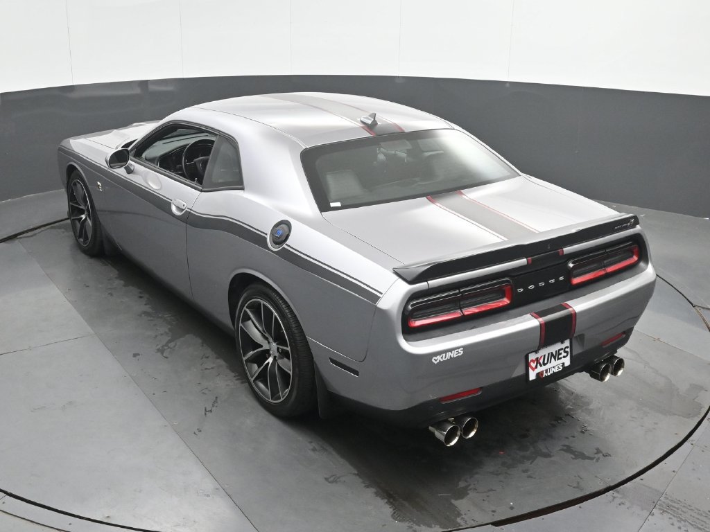 Used 2016 Dodge Challenger R/T Scat Pack RWD image 40