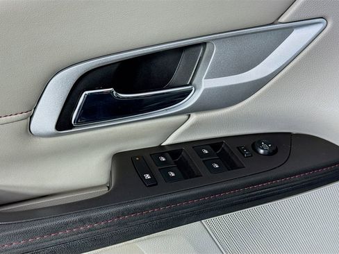 Used 2011 GMC Terrain SLE image 18