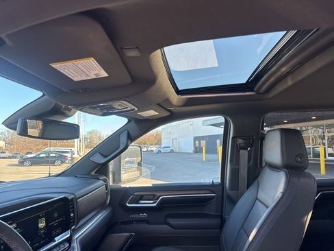 Used 2024 Chevrolet Silverado 1500 High Country w/ High Country Premium Package image 22