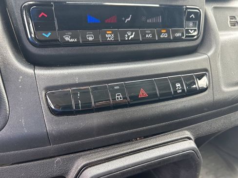 Used 2025 RAM ProMaster 2500 w/ Convenience Group FWD image 35