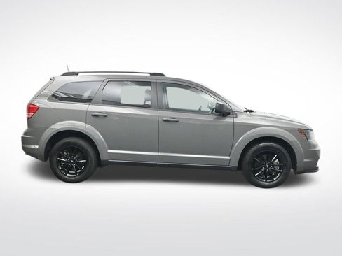 Used 2020 Dodge Journey SE w/ SE Popular Equipment Group image 4