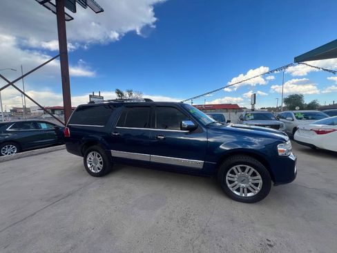 Used 2014 Lincoln Navigator L 4WD image 21