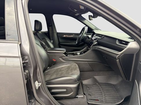 Used 2021 Jeep Grand Cherokee L Laredo AWD/4WD image 26