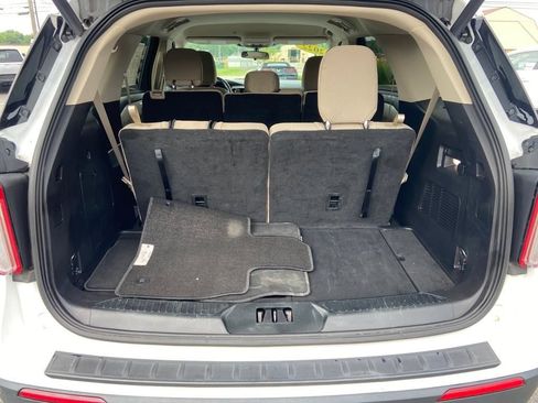 Used 2022 Ford Explorer XLT image 19