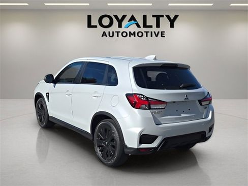 Used 2024 Mitsubishi Outlander Sport LE image 3