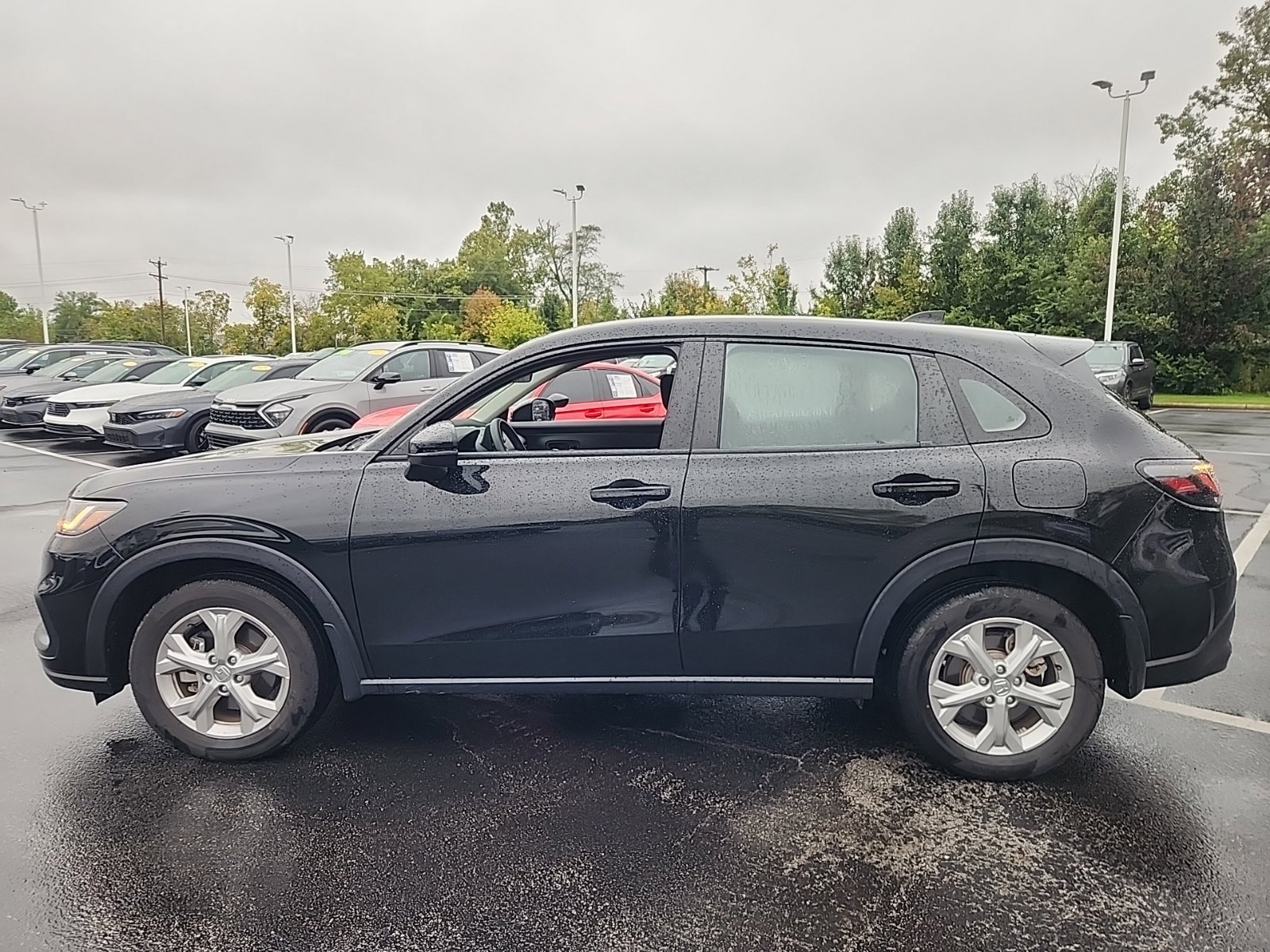Used 2025 Honda HR-V LX image 3