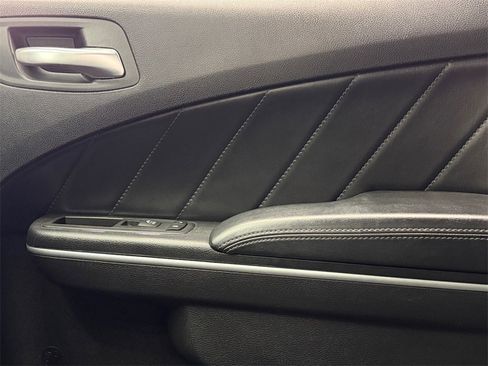 Used 2018 Dodge Charger R/T Scat Pack image 17