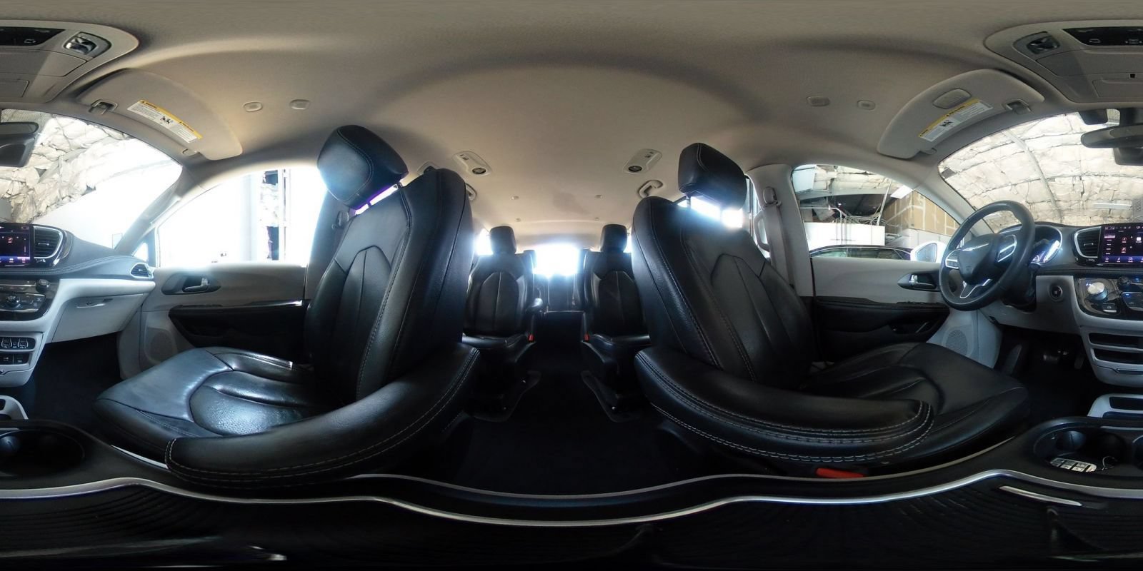 Used 2022 Chrysler Pacifica Touring-L FWD image 44