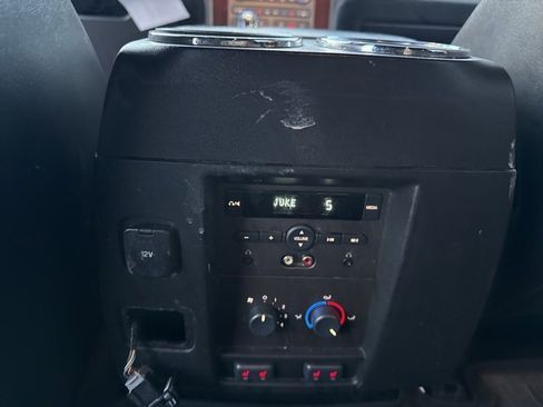 Used 2012 Lincoln Navigator Base image 16