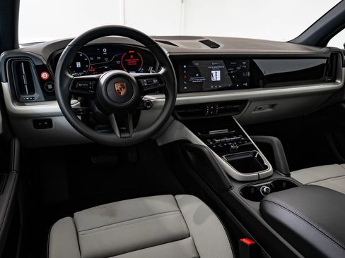New 2026 Porsche Cayenne AWD/4WD image 4