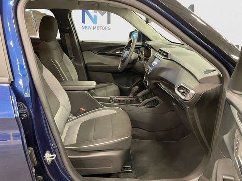 Used 2023 Chevrolet TrailBlazer LT FWD image 15