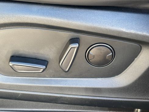 Used 2021 Ford Explorer XLT w/ Equipment Group 202A image 32