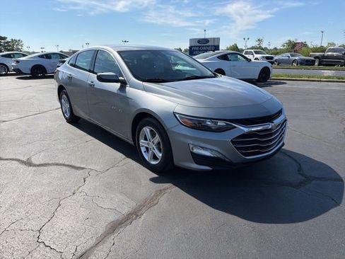 Used 2024 Chevrolet Malibu LT image 1