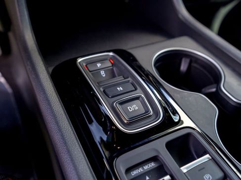 Used 2025 Honda Pilot Sport image 17