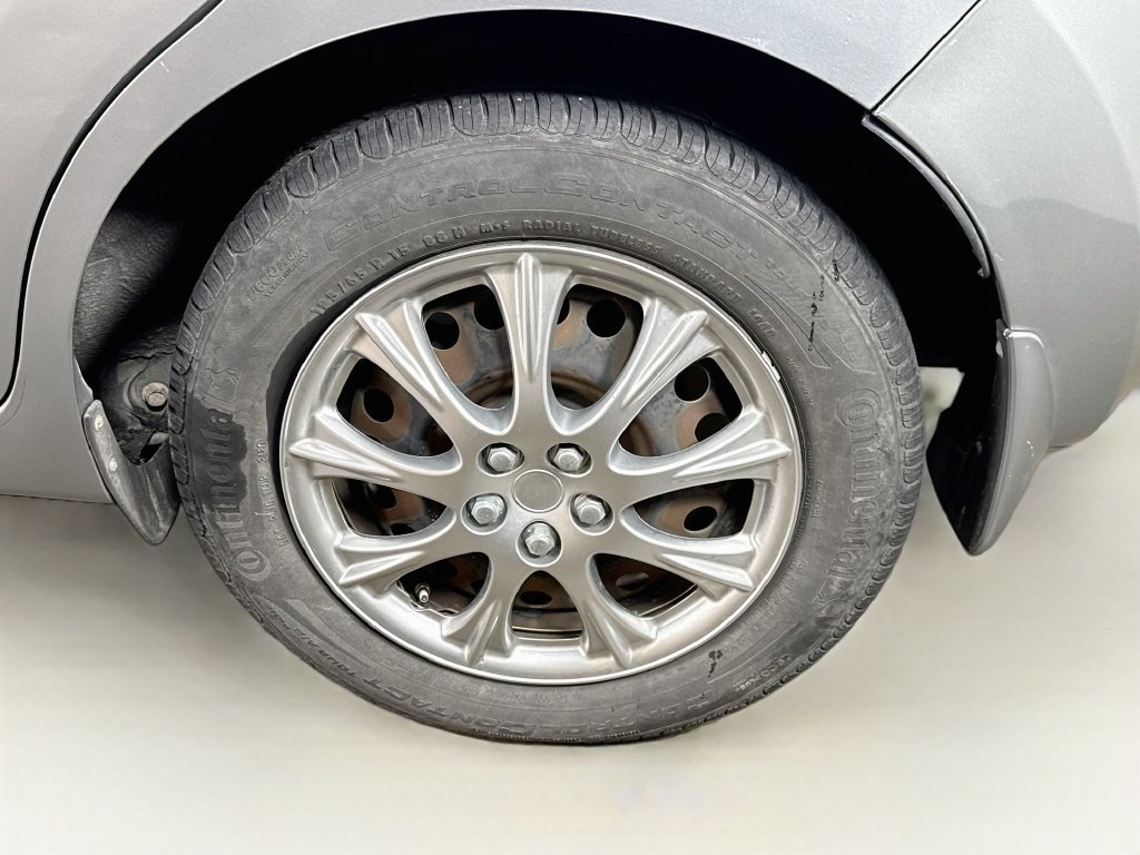 Used 2014 Nissan Versa Note S FWD image 35