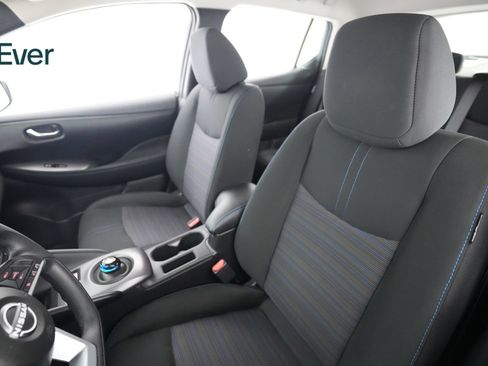 Used 2025 Nissan Leaf S FWD image 4