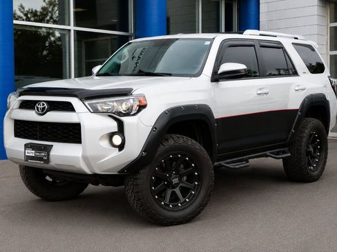 Used 2018 Toyota 4Runner SR5 w/ Wilderness Package AWD/4WD image 1