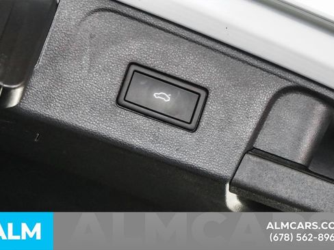 Used 2025 Volkswagen Atlas SE FWD image 23
