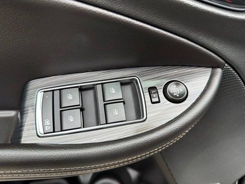 Used 2016 Chevrolet Impala LTZ w/ Enhanced Convenience Package FWD image 12