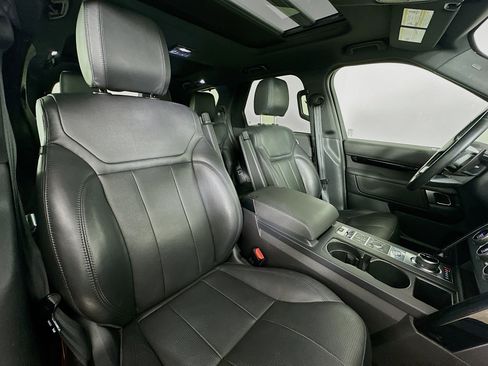 Used 2020 Land Rover Discovery SE image 44