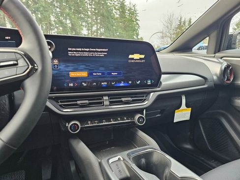 New 2026 Chevrolet Equinox EV RS image 17