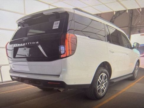 Used 2025 Ford Expedition Active image 2