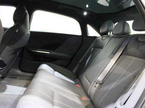 Used 2022 Lucid Air Grand Touring image 18