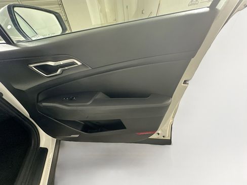 Used 2024 Kia Sportage LX image 29