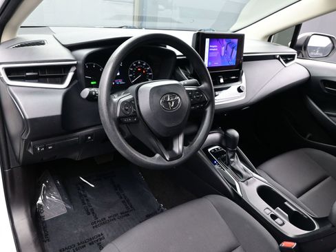 Used 2023 Toyota Corolla LE image 12