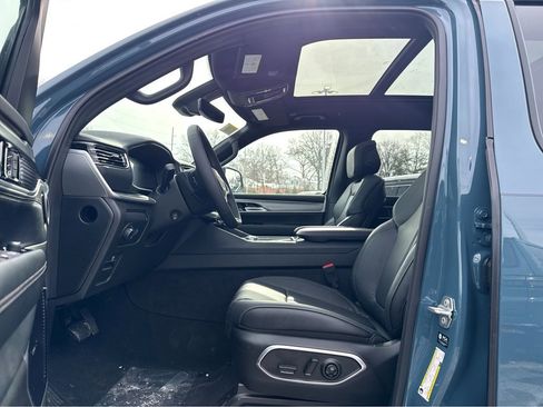 New 2026 Jeep Grand Wagoneer Limited image 12