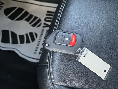 Used 2023 Jeep Wrangler Sahara w/ Dual Top Group image 28