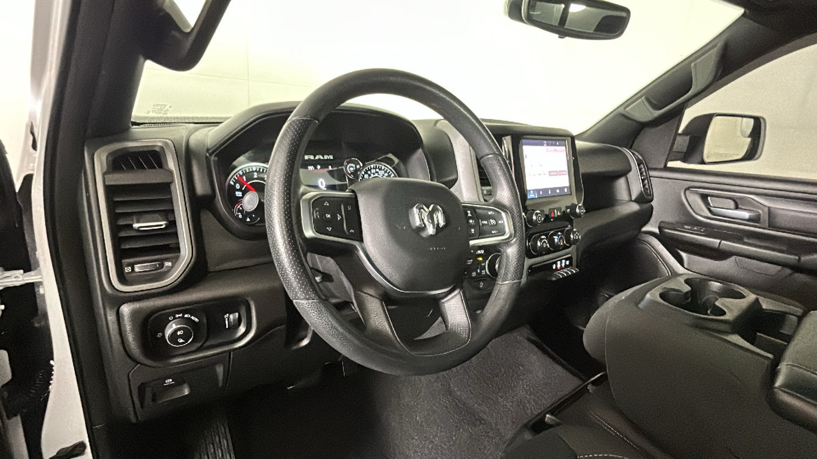 Used 2025 RAM 1500 Tradesman w/ Night Edition AWD/4WD image 17