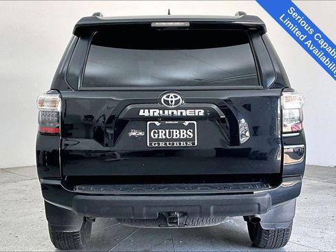 Used 2022 Toyota 4Runner TRD Off-Road image 6