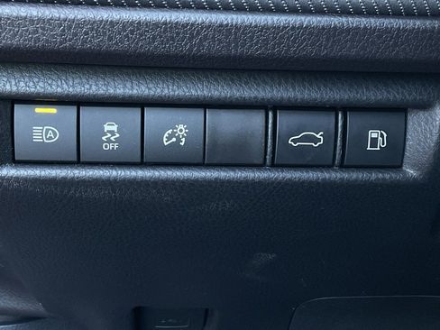 Used 2025 Toyota Camry SE image 27