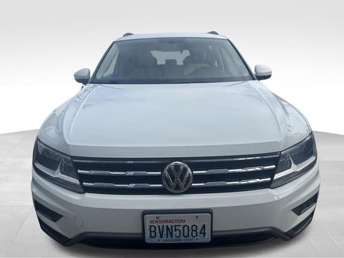 Used 2020 Volkswagen Tiguan SE image 2