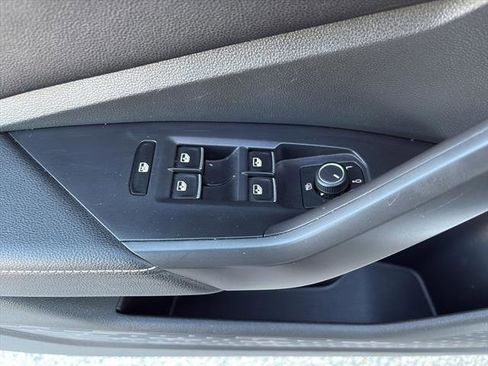 Used 2024 Volkswagen Jetta SE image 15