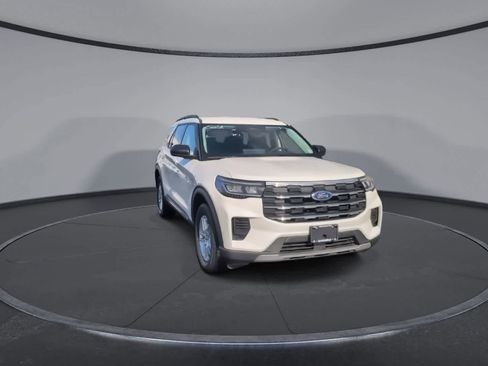 New 2025 Ford Explorer Active image 2