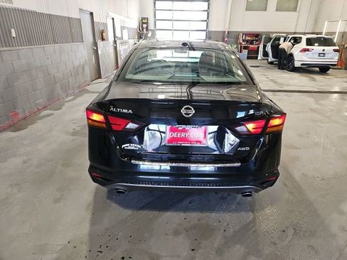 Used 2021 Nissan Altima 2.5 SR w/ SR Premium Package image 4