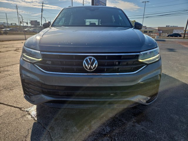 Used 2022 Volkswagen Tiguan SE R-Line FWD image 3