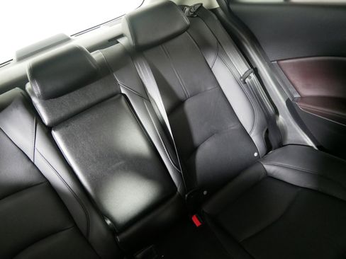 Used 2018 MAZDA MAZDA3 Grand Touring w/ Premium Equipment Package image 14