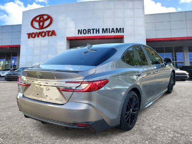 Used 2025 Toyota Camry SE FWD image 4